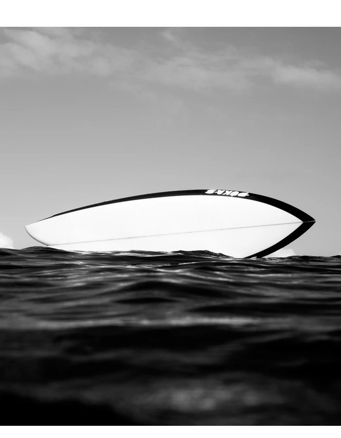 PUKAS 5'10" CHRIS CHRISTENSON PEGASO TWIN FIN BLACK - Image 6